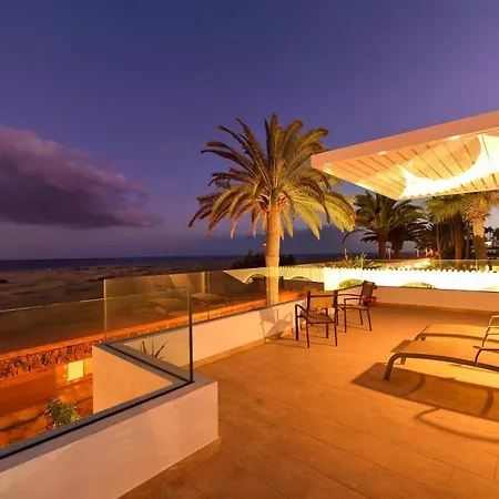 Villa Sahara - *